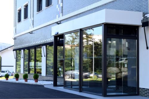 Hotel New Bilbao Airport - image 11