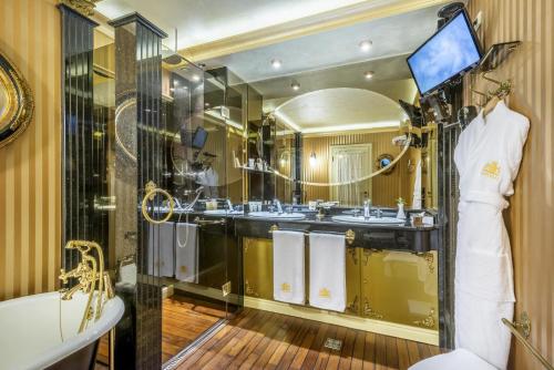 Imperial Hotel & Restaurant - image 12