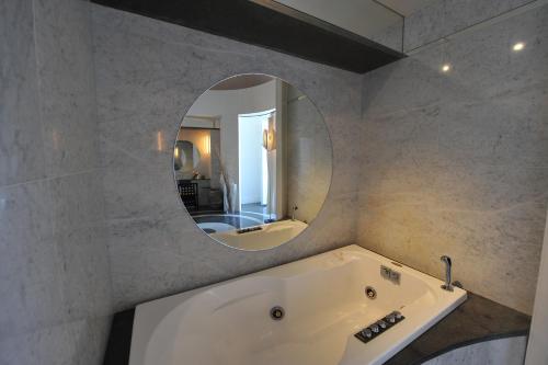 King Suite with Sea View