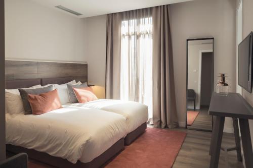 110478899 Casagrand Luxury Suites