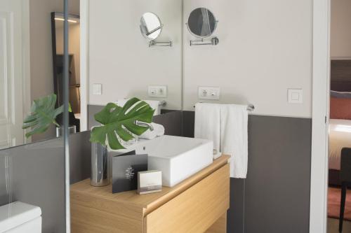 110478996 Casagrand Luxury Suites