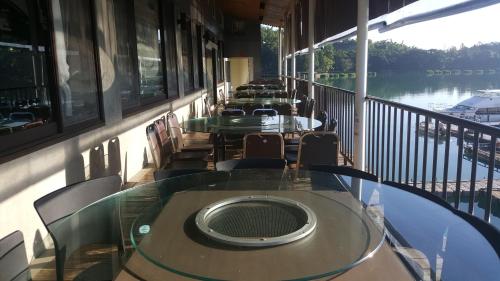 Sun Fog Hotel - 주변 명소