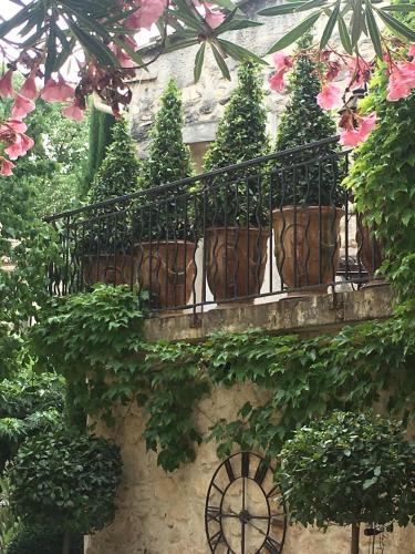 Hôtel Gounod – St. Rémy - de - Provence, NY