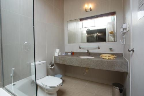 room detail thumbnail 2