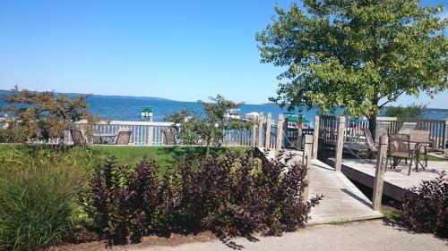 Brio Beach Inn - image 2