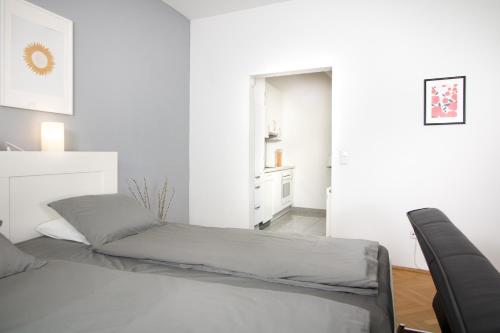 Central Vienna-Living - image 2