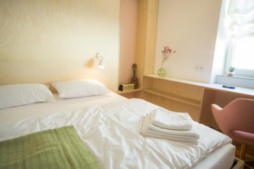 Isabella Living - image 8