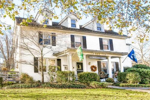 A B&B at Llewellyn Lodge