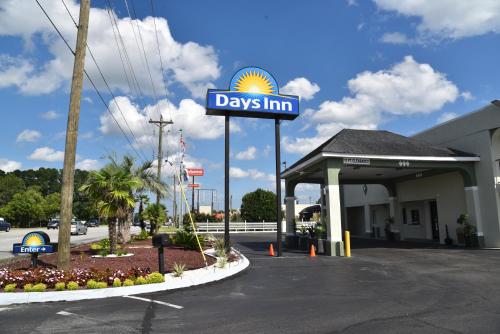 Days Inn by Wyndham Goose Creek