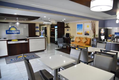 古斯克里克戴斯酒店 (Days Inn by Wyndham Goose Creek) in 鵝溪