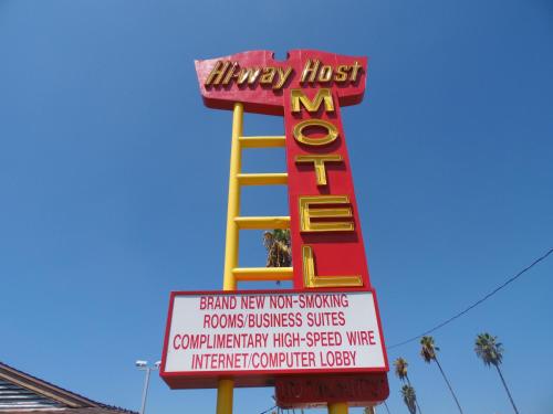 Hi-Way Host Motel