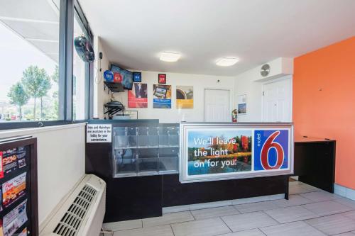 Motel 6 Glassboro, NJ - Rowan University - 로비