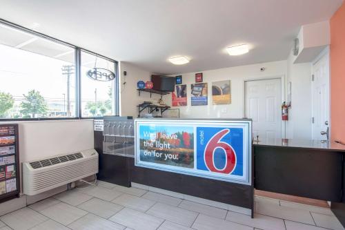 Lobby, Motel 6 Glassboro, NJ - Rowan University in Glassboro (NJ)