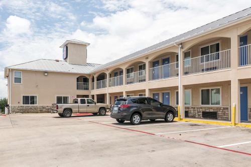 Motel 6-Azle, TX