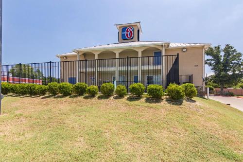 Motel 6-Azle, TX