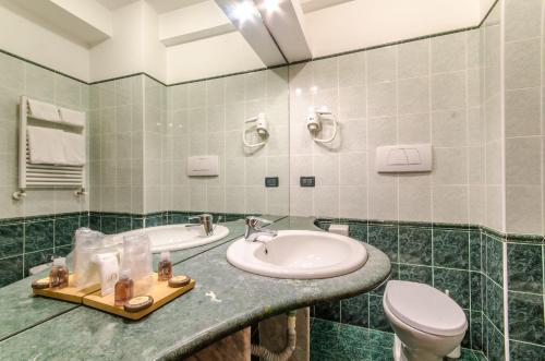 Bathroom, Hotel Federico II in Terni