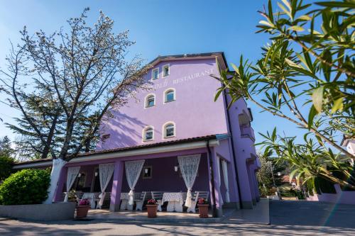 . Hotel Villa Sandi - free parking
