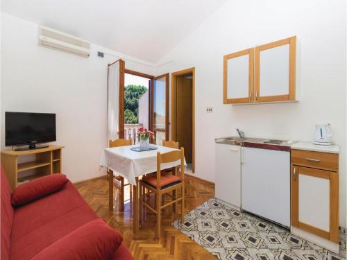  Apartment Mali Iz with Sea View XIV in Makovac