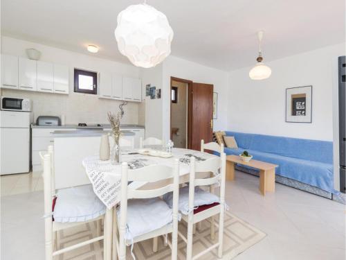  Three-Bedroom Apartment in Veli Iz in Veli Iž