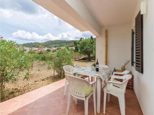  Three-Bedroom Apartment in Veli Iz in Veli Iž