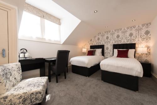 Royal Princes Suites Room Type - Twin Suite