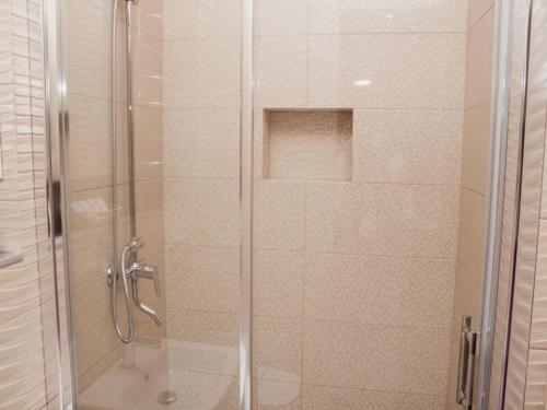 Apartment in the city center in the house with Atlantes - image 5