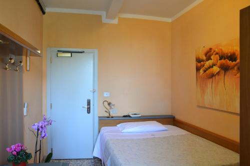 Hotel Astor - image 10