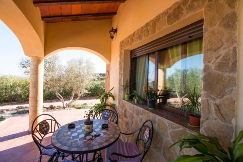 ระเบียง/ชานเรือน, Casas Rurales Los Olivos de Noja in ลาแมนกาคอสตาคาลิดา