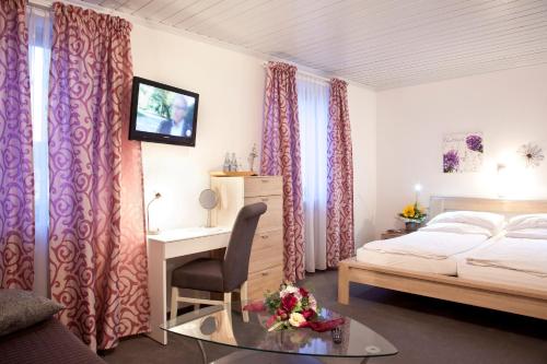 1 queen bed