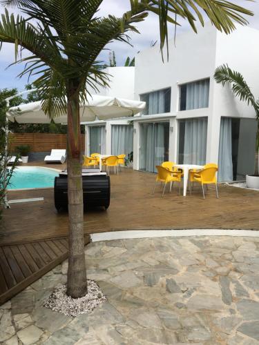 Stylish Beach House with pool