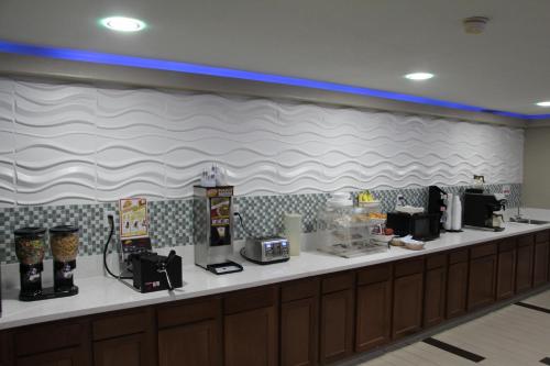 Westbridge Inn and Suites