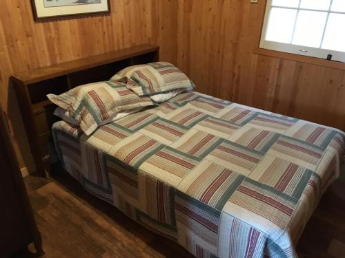 2 bedrooms, 4 beds