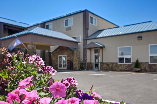 YELLOWSTONE WEST GATE HOTEL - 출입구