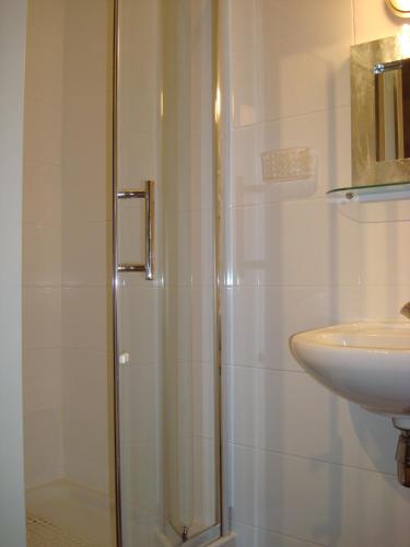 B&B Boutiquehotel Sycamore - A Protected City View - image 5
