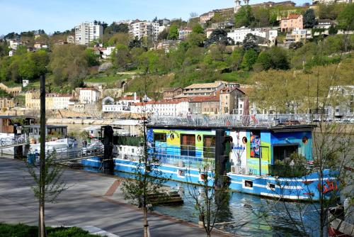 studios peniche Lyon centre Vieux Lyon Confluence