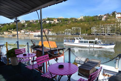 studios peniche Lyon centre Vieux Lyon Confluence