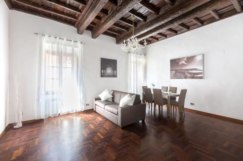 A World Aparts - 143 Sistina - image 9