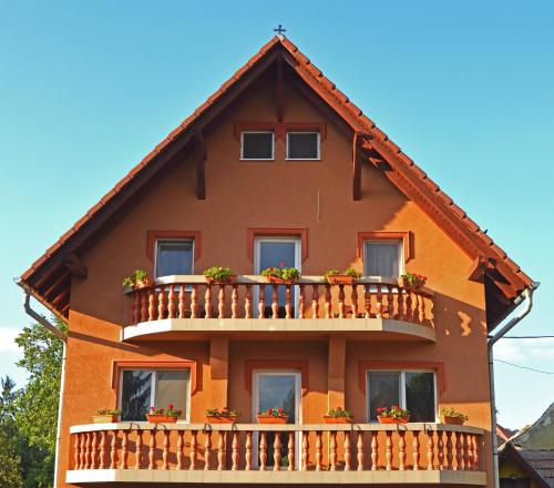 Venesis House