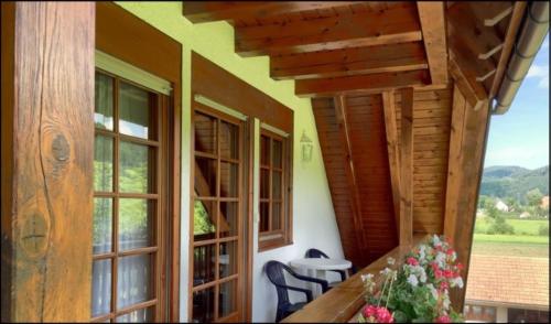 Hof hinter der Mühle (Hof hinter der Muhle) in Gutach (Schwarzwaldbahn)