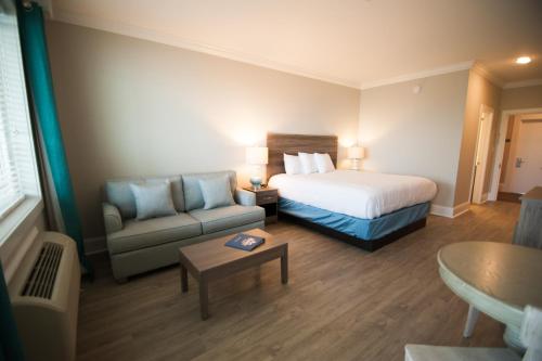 Islander Hotel & Resort - image 2