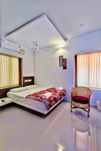 Rams Guest House with Kitchen Near Kochu Veli Railway station & Lulu Mall
