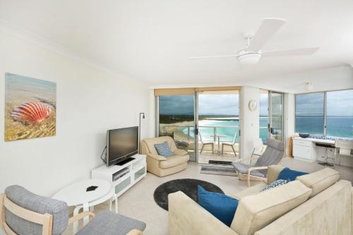 Beachpoint Unit 501, Forster (photo 6)
