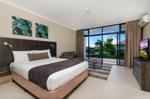 Alivio Hotel Cairns - Tap to explore photos
