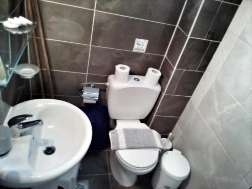 Nikos Apartments - image 5