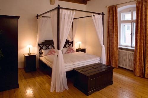 Restaurant Dicker Mann Hotel zum Blauen Krebs - image 3