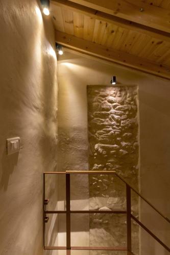 Evans House II - image 5