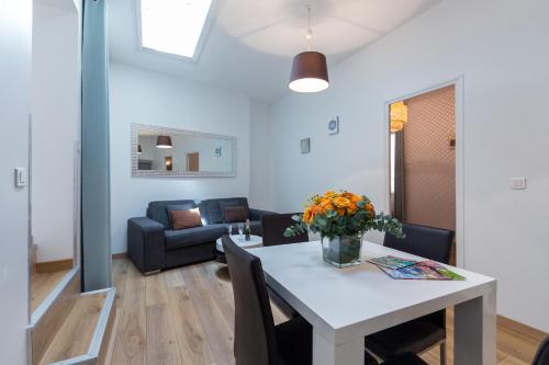 Florella Clemenceau Apartment - image 9
