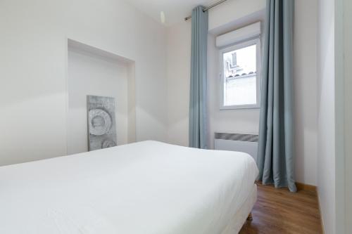 Florella Clemenceau Apartment - image 3