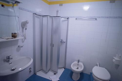 Bathroom, Hotel Etoile De Neige in Valtournenche