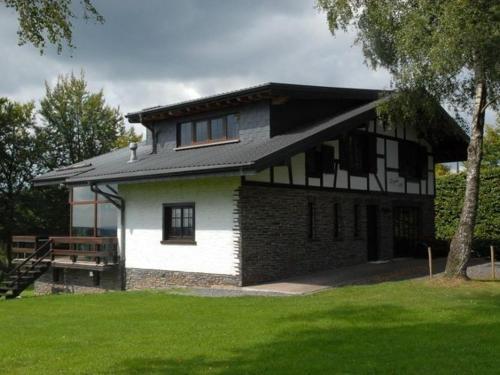 Beautiful Chalet in Xhoffraix With Garden in Malmedy